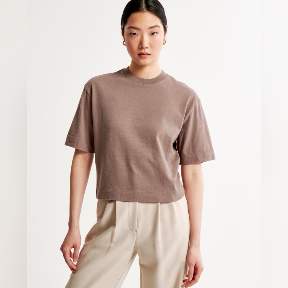 Abercrombie Essential Short-Sleeve Wedge Tee